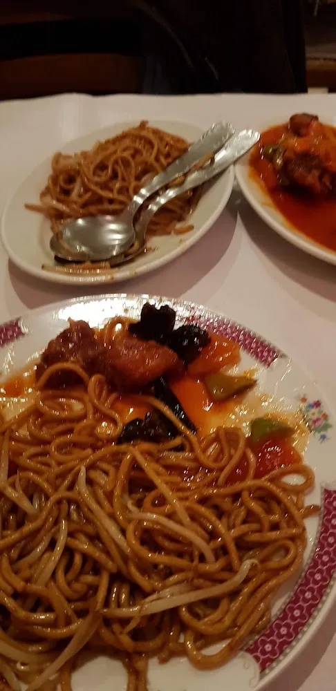 Nouilles Sautées Au Boeuf Aux Champignons Noirs